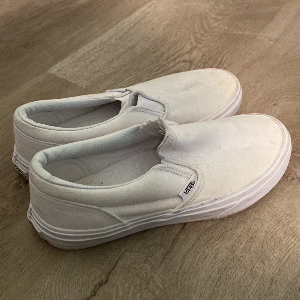 Vans Classic White Slip On Shoes - Picture 3 of 8